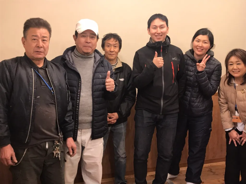 スペースコムズさんと店舗引き渡し前の記念写真