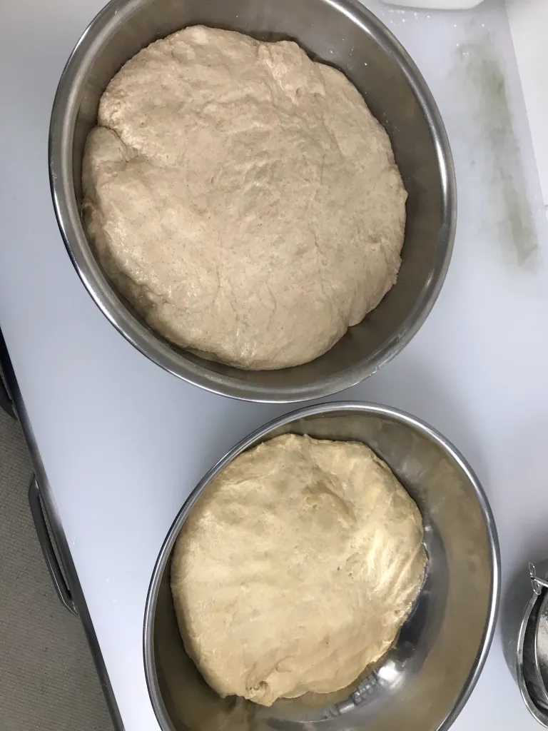 img_3955伊丹パンオルヴァン生地とブリオッシュ生地