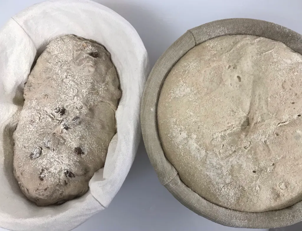 左が新しいノアレザン成形後